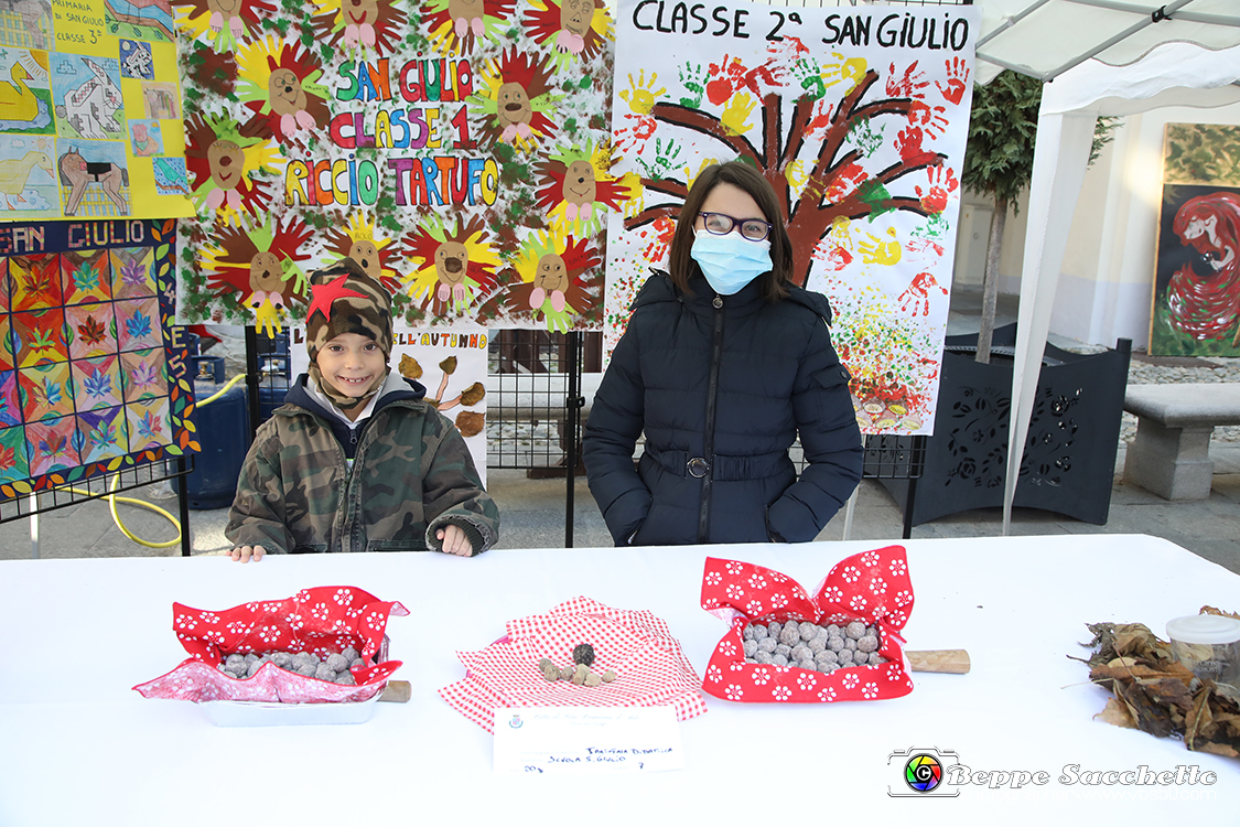 VBS_5530 - 10.ma Fiera Nazionale del Tartufo e Fiera dei Santi.jpg